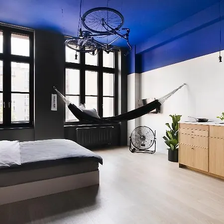 Bike Up Aparthotel 3*